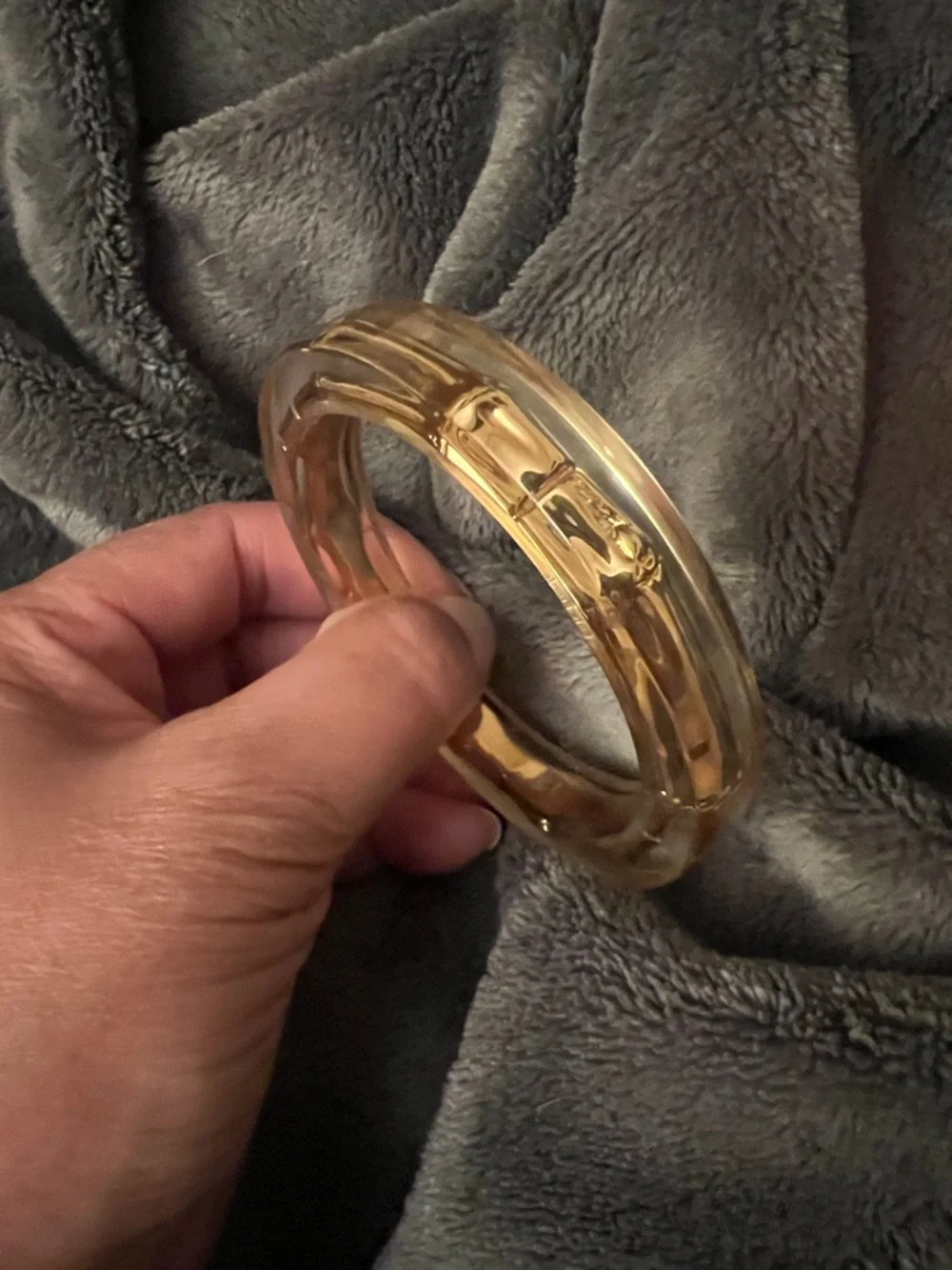 Gold-Tone Women's Round Bangle Bracelet - Classic Stackable Style Kate 🤎 Spade - Picture 5 of 5